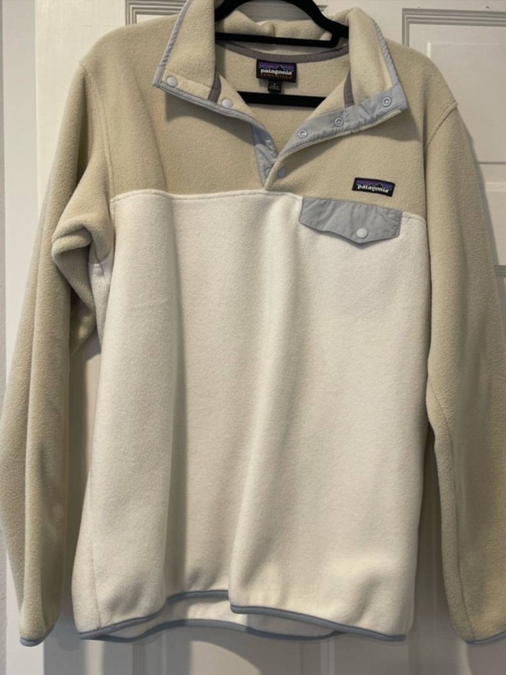Patagonia Cream and White Quarter-Zip Fleece Sweater